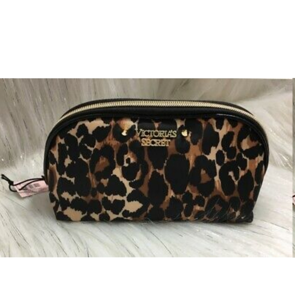 🌟NWT CHETTAH COSMETIC BAG 🌟